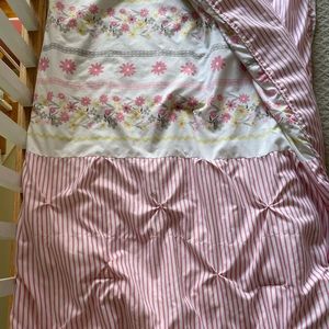 Twin comforter
